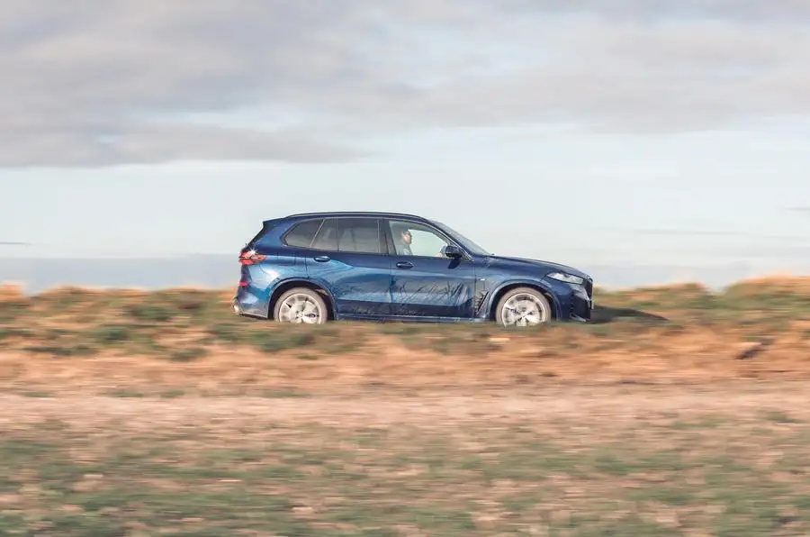 BMW X5 xドライブ50e Mスポーツ(英国仕様)