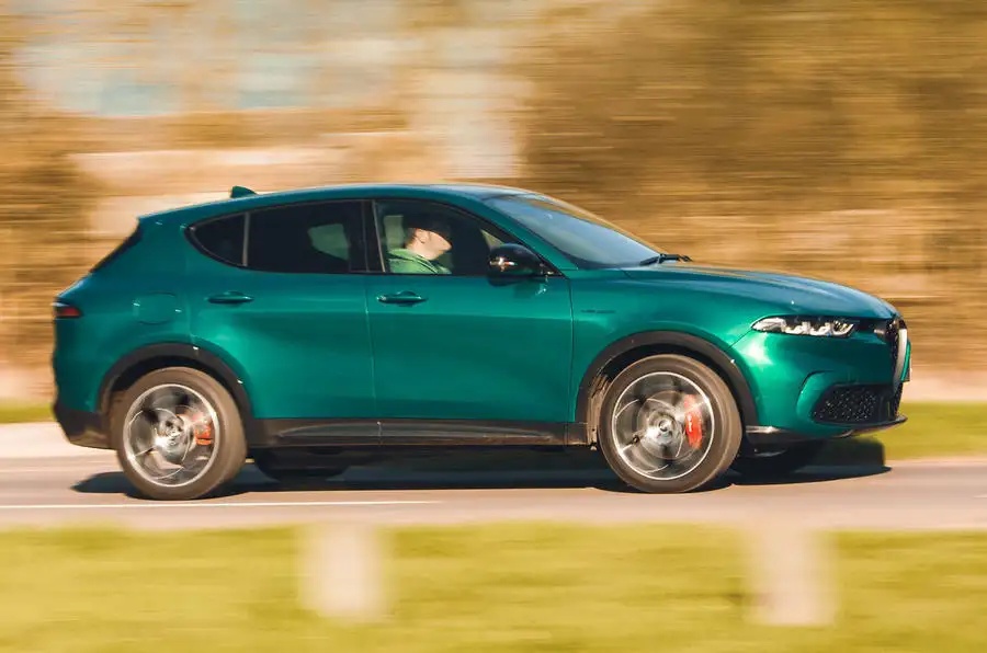 アルファ・ロメオ・トナーレ 1.3PHEV ヴェローチェ(英国仕様)