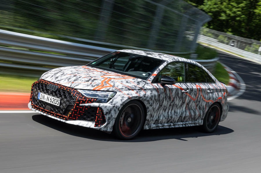 改良新型アウディRS3のプロトタイプ