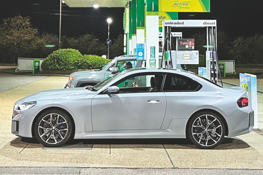 BMW M2 クーペ(英国仕様)
