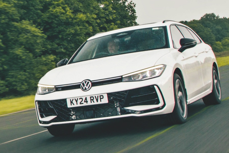 フォルクスワーゲン・パサート 1.5TSI eハイブリッド Rライン(英国仕様)
