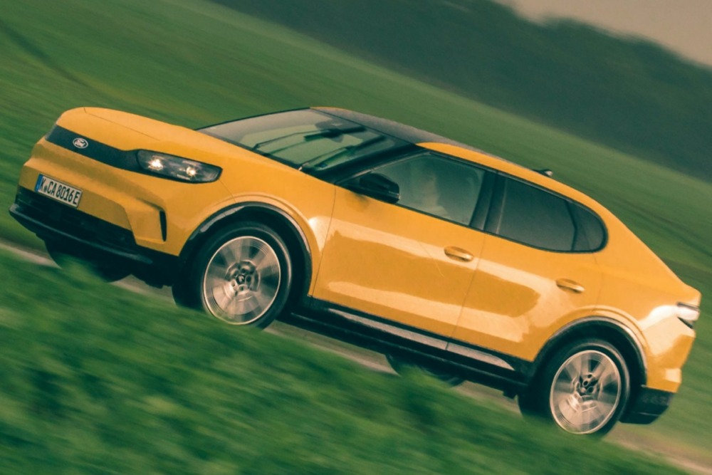 フォード・カプリ AWD エクステンデッドレンジ・プレミアム(欧州仕様)