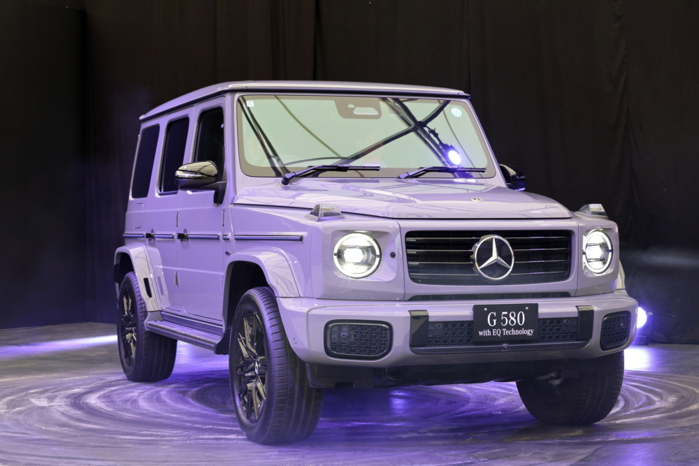 メディア向けの発表会では、登場時にGターンをその場で披露。