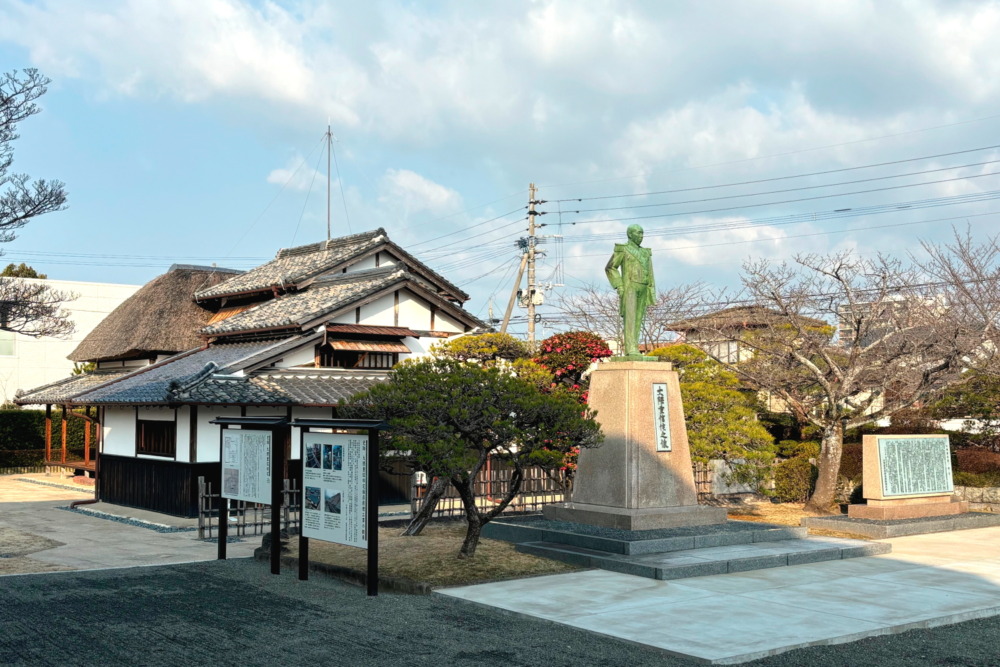 佐賀県の『さがMaaS』を利用すると、大隈重信記念館など観光施設の入館料割引といったサービスも付帯する。