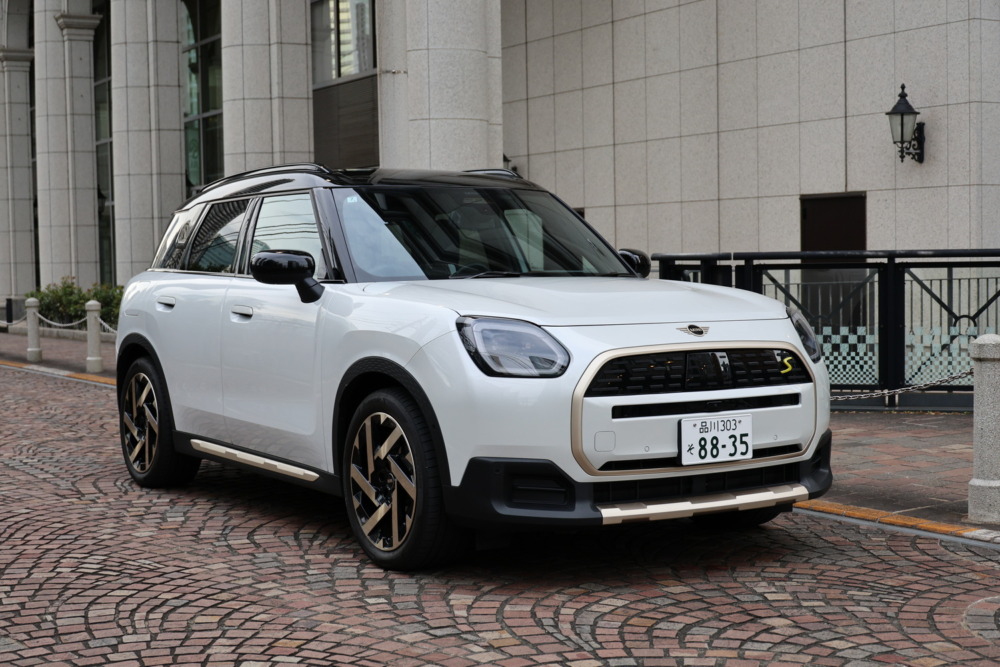 5ドアSUVのカントリーマン。ミドルサイズSUVとしては、ちょうどいい大きさだ。