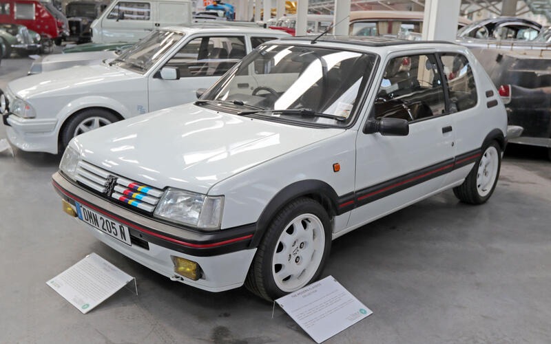 06：プジョー205 GTi