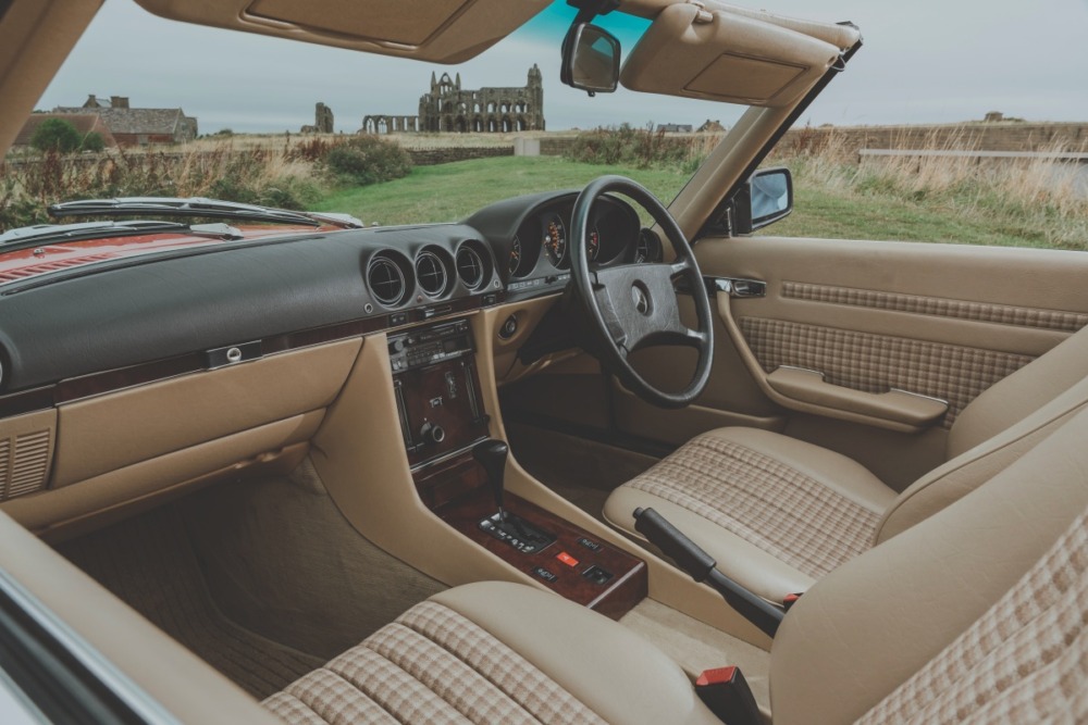 メルセデス・ベンツ420SL（R107／1971〜1989年／英国仕様）