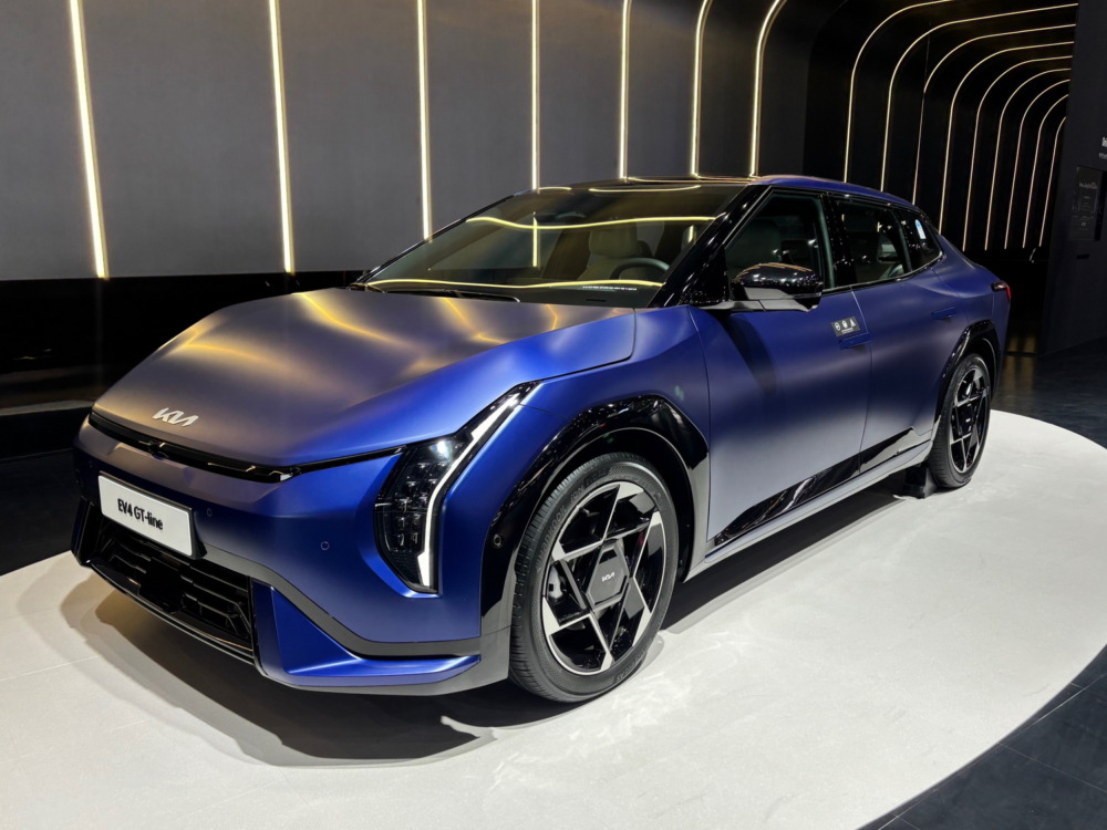 ソウルモビリティショーで展示された、キアEV4のGTライン。