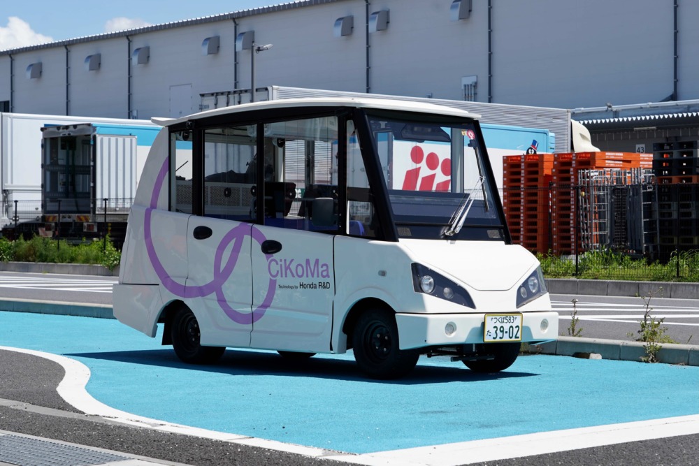常総市で実証実験中のホンダのマイクロモビリティ『CiKoMa』。