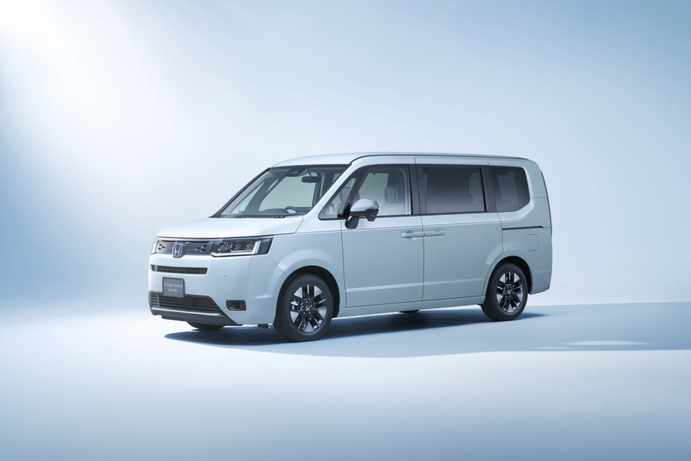 昨年30周年特別仕様車を発売したホンダ・ステップワゴンは、5666台を販売して第11位に。