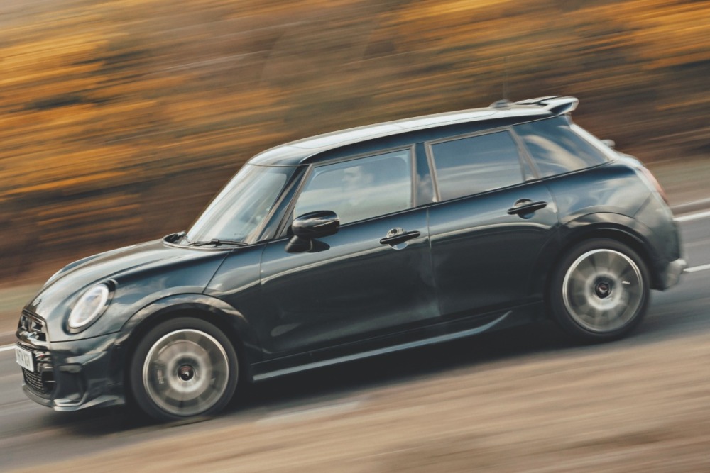 ミニ・クーパー S スポーツ5ドア（英国仕様）