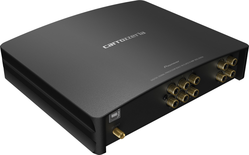 スタンダードモデルのDEQ-2000Aは、オートバックスの協力を得て開発。車種専用セッティングデータを利用できる。