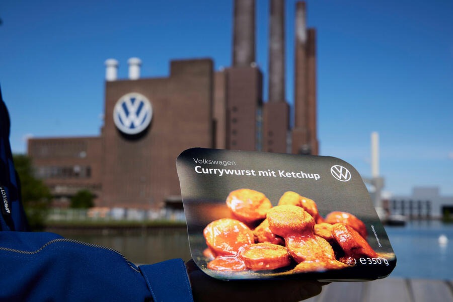 ヴォルフスブルク工場と新製品『カリーヴルスト・ウィズ・ケチャップ（Currywurst with ketchup）』