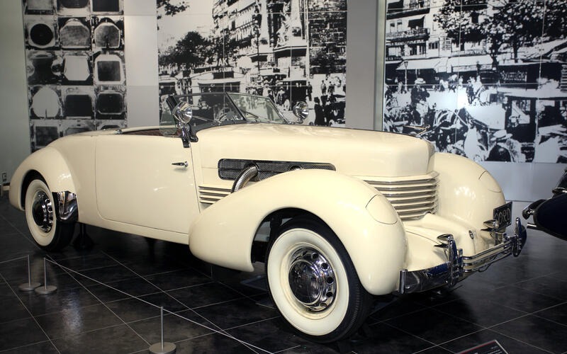 コード812(1937年)