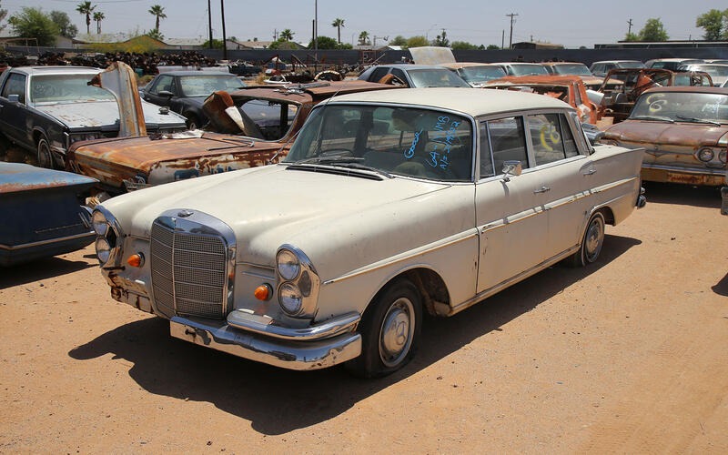 メルセデス・ベンツ220S - 1964年