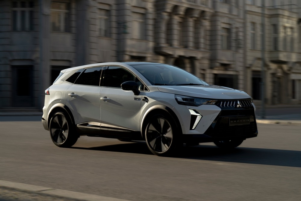 欧州で発表された新型『三菱グランディス』。