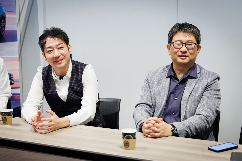 ラウンドテーブルに参加した左から右から成田社長、小川さん。