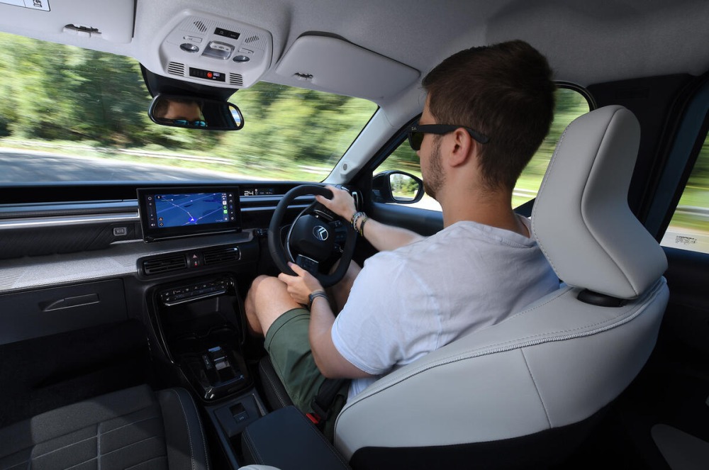 シトロエンC3 ピュアテック100（英国仕様）