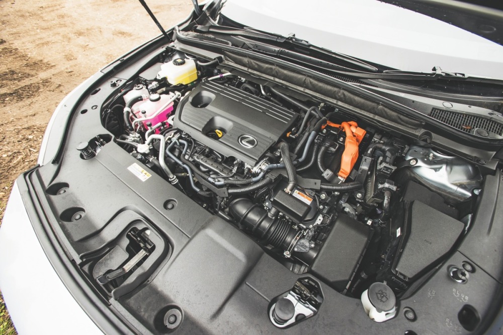 レクサスRX 450h+ Fスポーツ・デザイン(英国仕様)