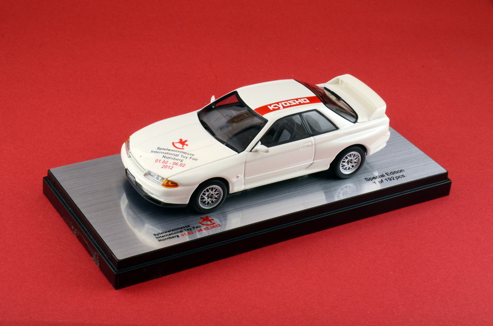 京商が2012年に配布した『日産スカイラインGT-R（BNR32）』。