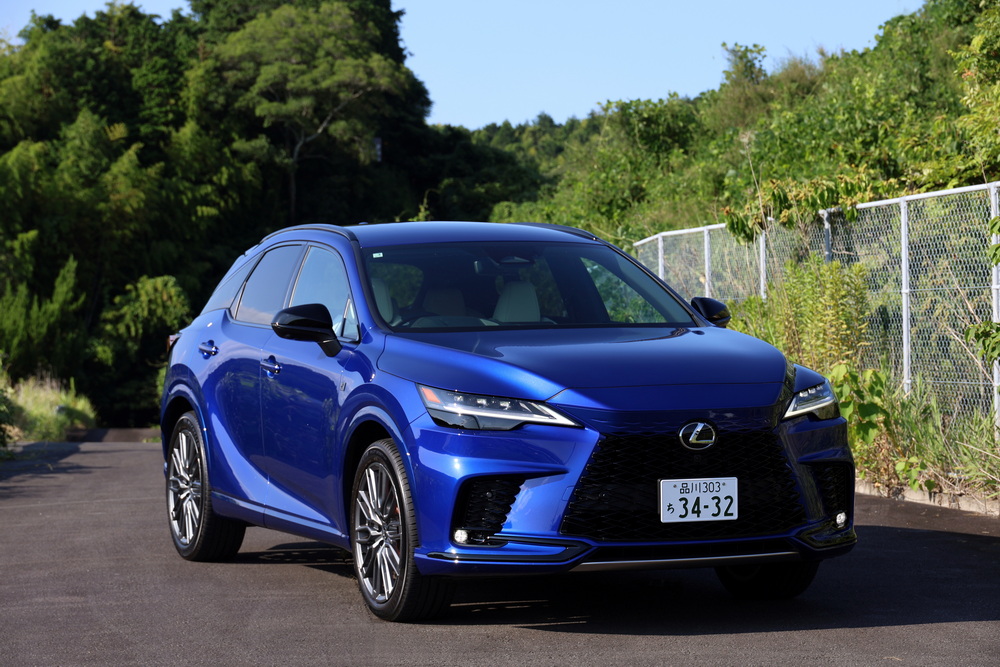 3台目に試乗した『レクサスRX500h Fスポーツ・パフォーマンス』。