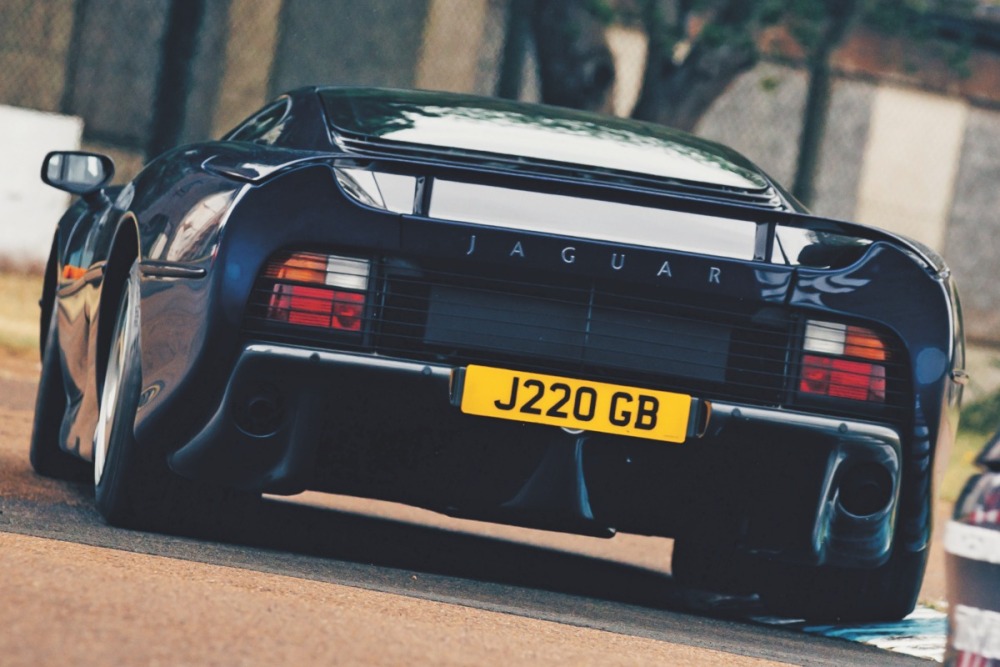 ジャガーXJ220(1992〜1994年/英国仕様)