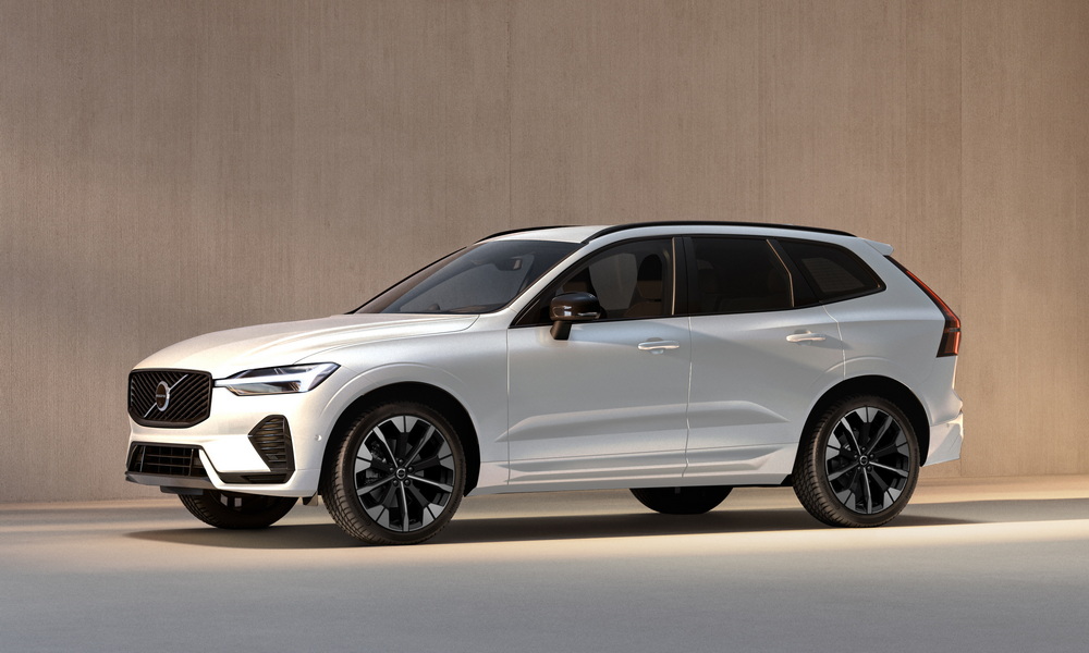 ボルボXC60ウルトラB5 AWDダークエディション