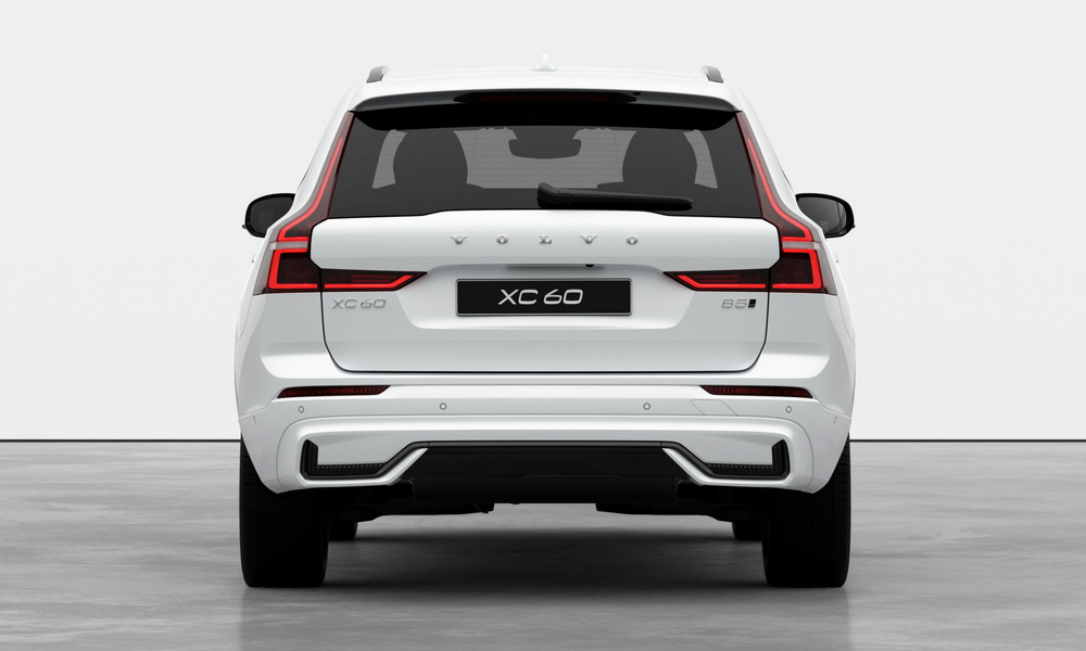 ボルボXC60ウルトラB5 AWDダークエディション