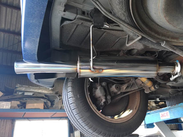 ジェイ・エンジン・オリジナルのプジョー106 S16用マフラーです