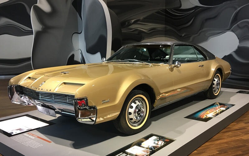 オールズモビル・トロネード(1966年)