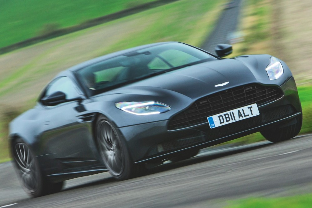 アストン マーティン DB11(2016〜2023年/英国仕様)