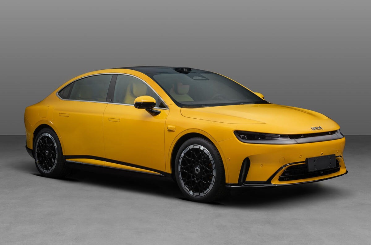 ブランド初のハイブリッドセダン『#6』