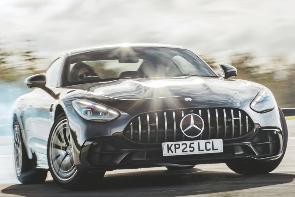 メルセデスAMG GT 43（英国仕様）