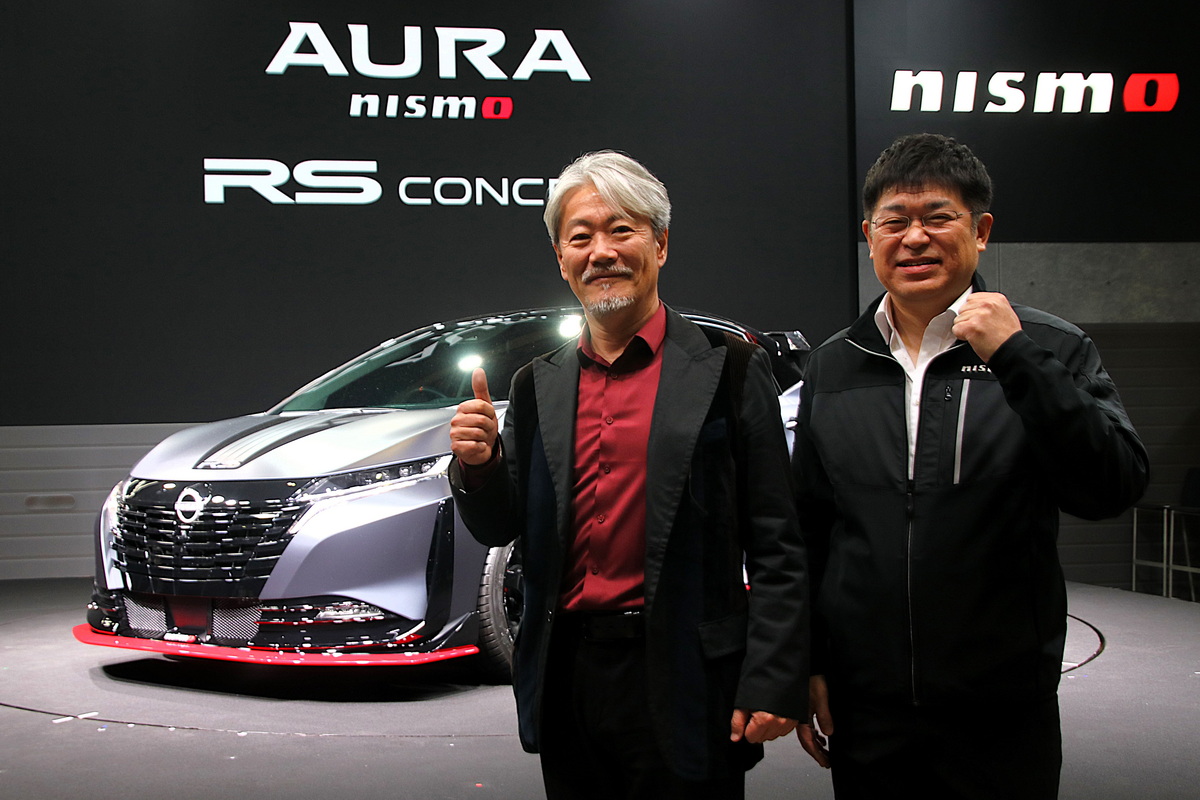 日産モータースポーツ&カスタマイズ・ニスモ事業所モータースポーツパワートレイン開発部主管の片倉丈嗣さん（右）。