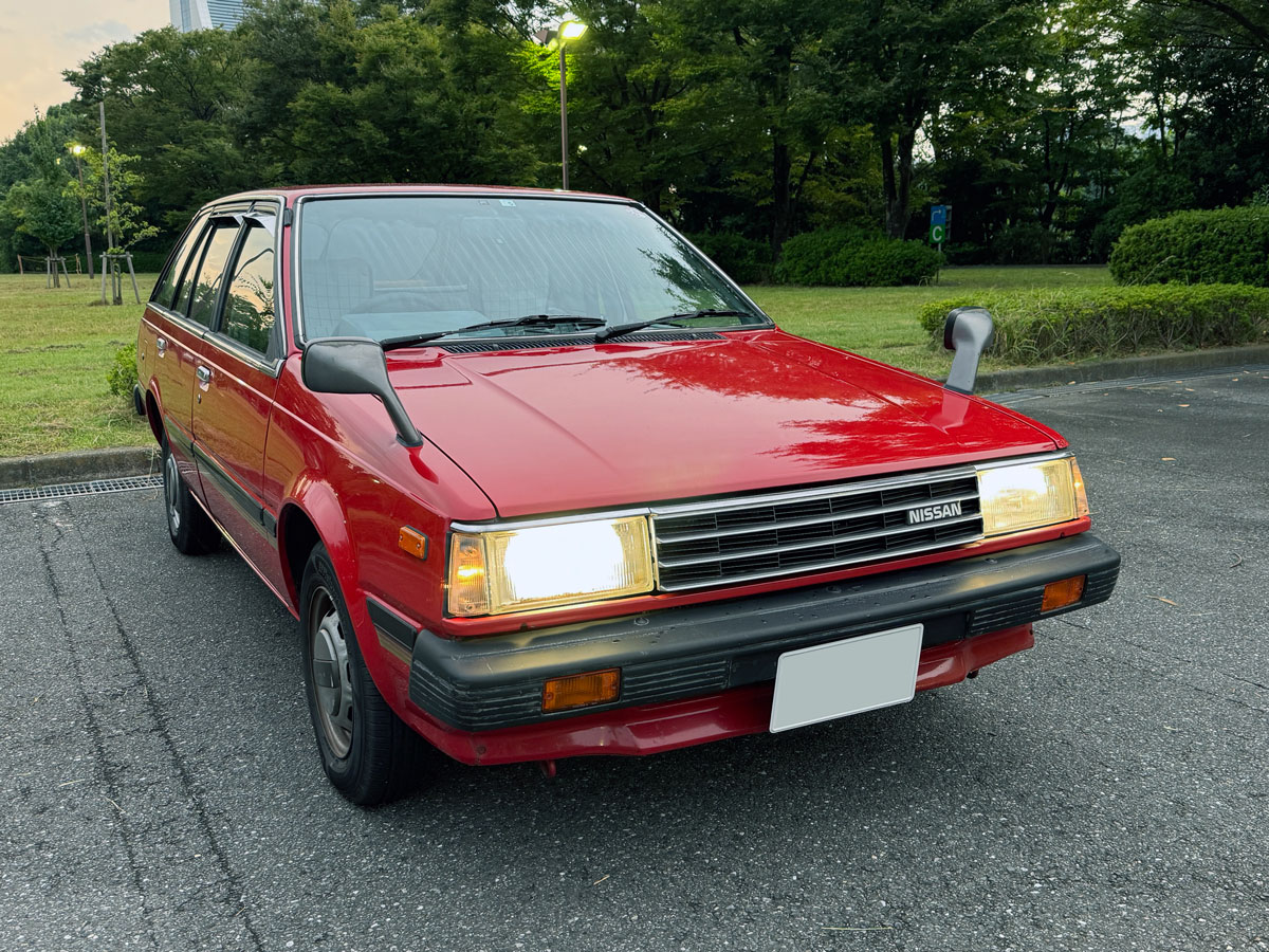 劣化したヘッドライトのまま、ヘッドライトバルブをLED化した状態。これでも購入時よりは十分明るくなったのですが……。