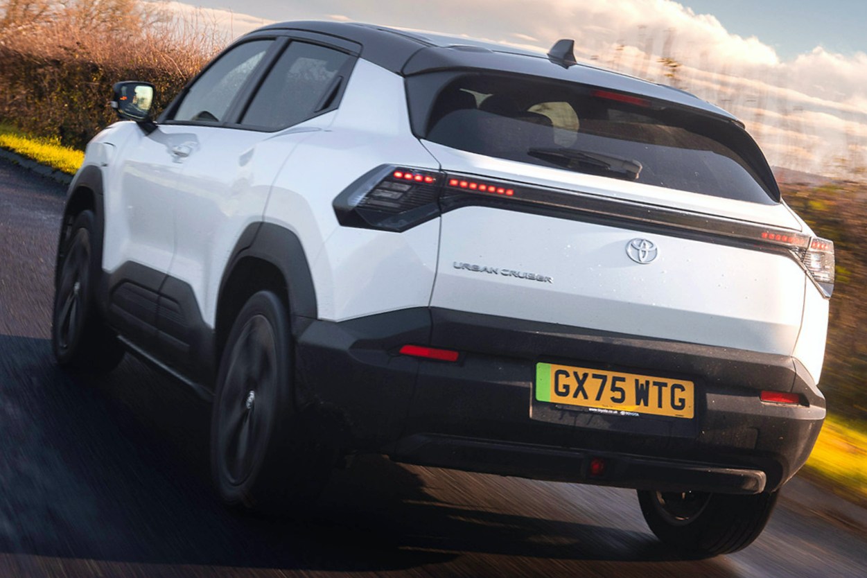 トヨタ・アーバンクルーザー・デザイン 61kWh（英国仕様）