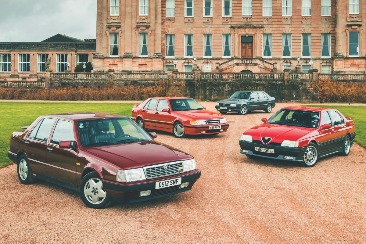 手前からランチア・テーマ 8.32、アルファ・ロメオ164 クアドリフォリオ、サーブ9000 カールソン、フィアット・クロマ CHT。