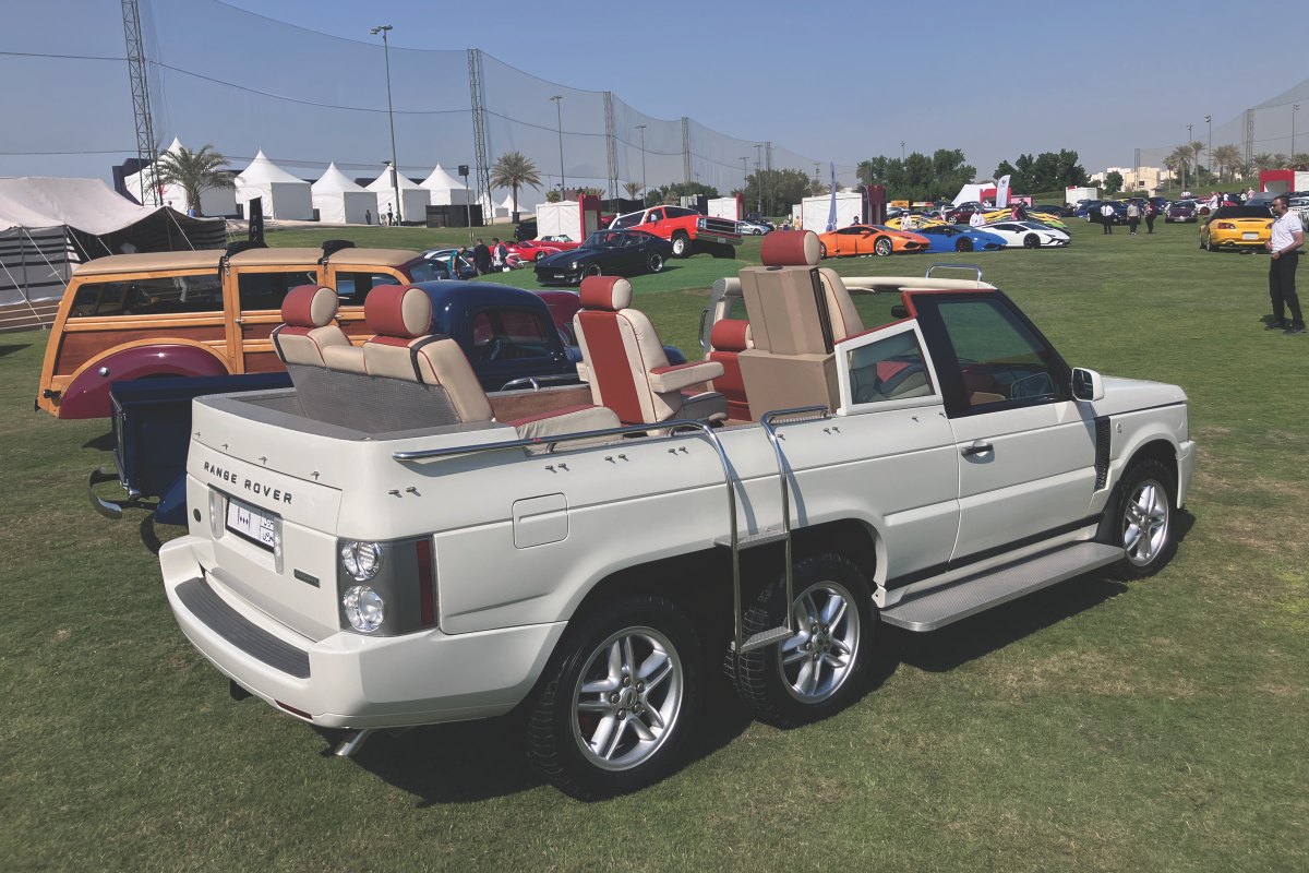 4ｘ4部門で優勝した、6輪車へ改造されたランドローバー・レンジローバー