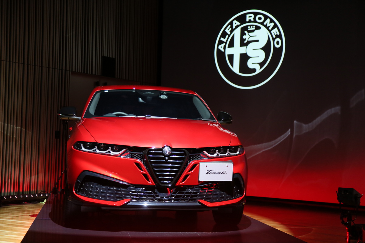 3月17日、都内で新型トナーレのメディア向け発表会が開催。