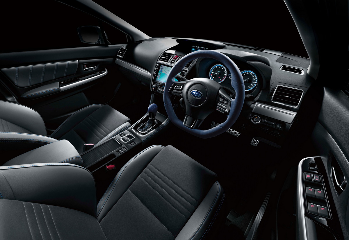 『スバル・ウルトラスエード・パッケージ』のレヴォーグ（VM型）2.0GT-Sアイサイト装着イメージ（ダークネイビー）。