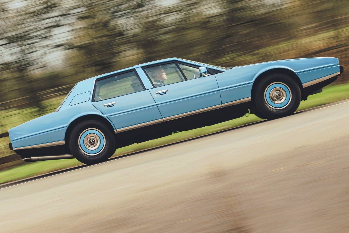 アストン マーティン・ラゴンダ・シリーズ2（英国仕様）