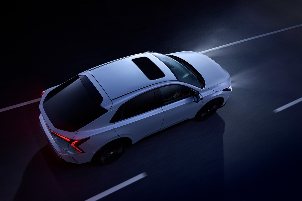 4代目『ホンダ・インサイト』を発売。