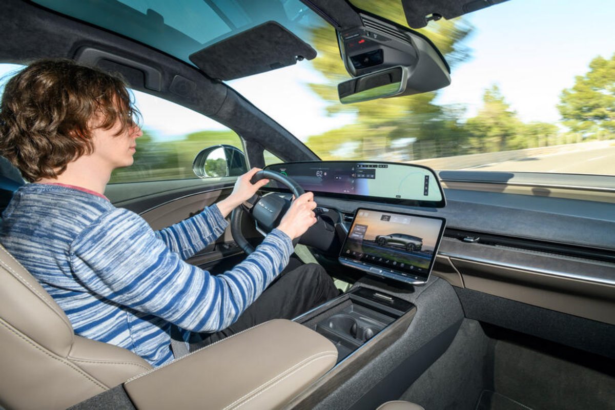 ルーシッド・グラビティ・グランドツーリング 7シート（欧州仕様）