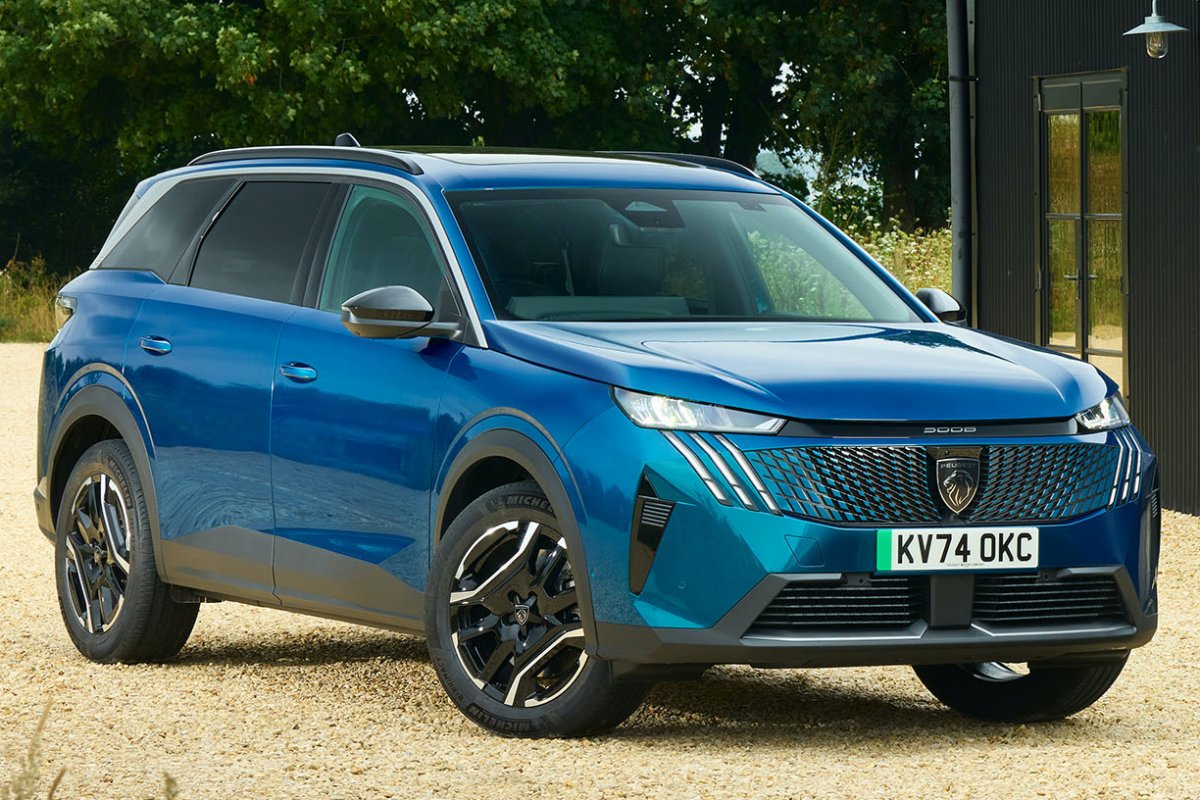 プジョー E-5008 GT 73kWh（英国仕様）