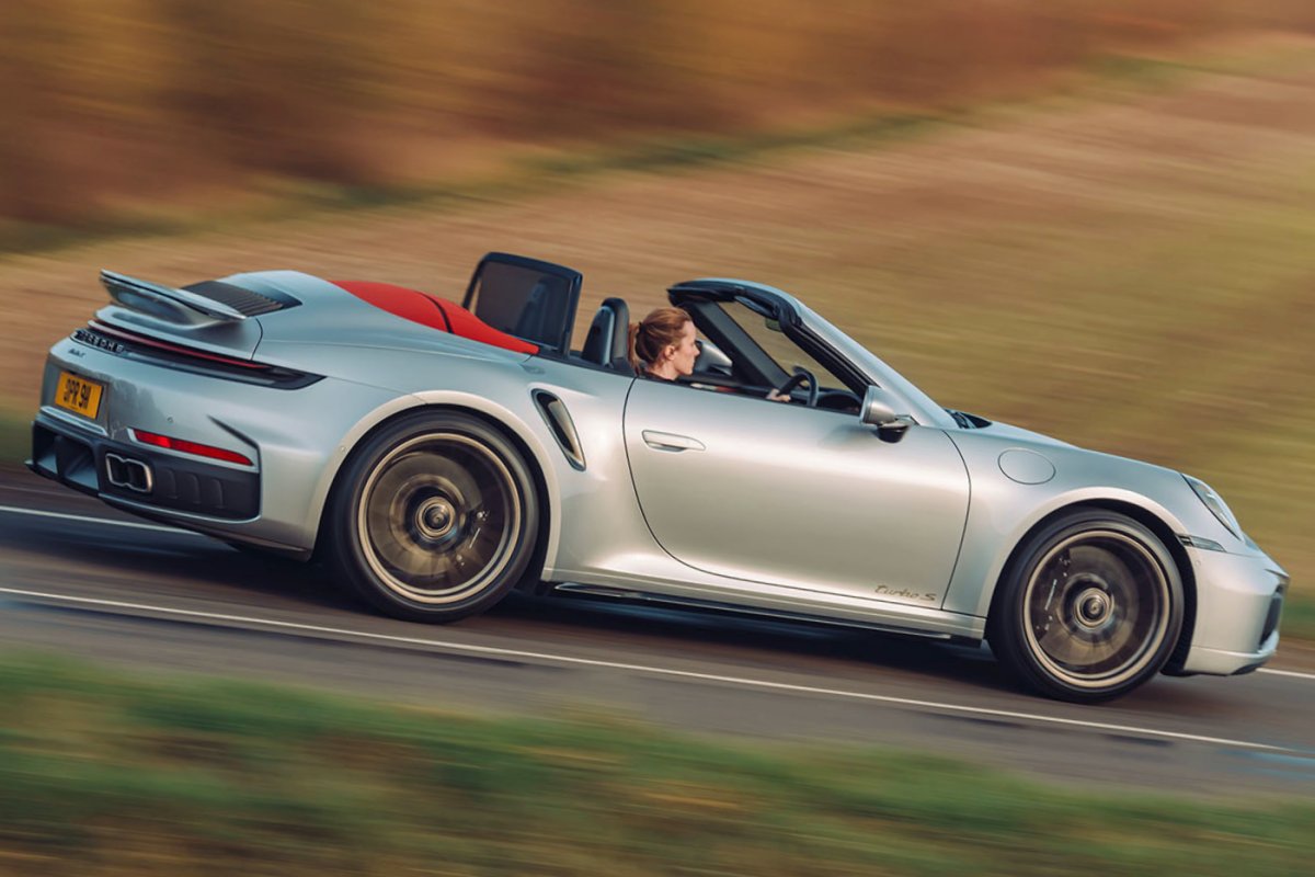 ポルシェ911 ターボS カブリオレ（英国仕様）