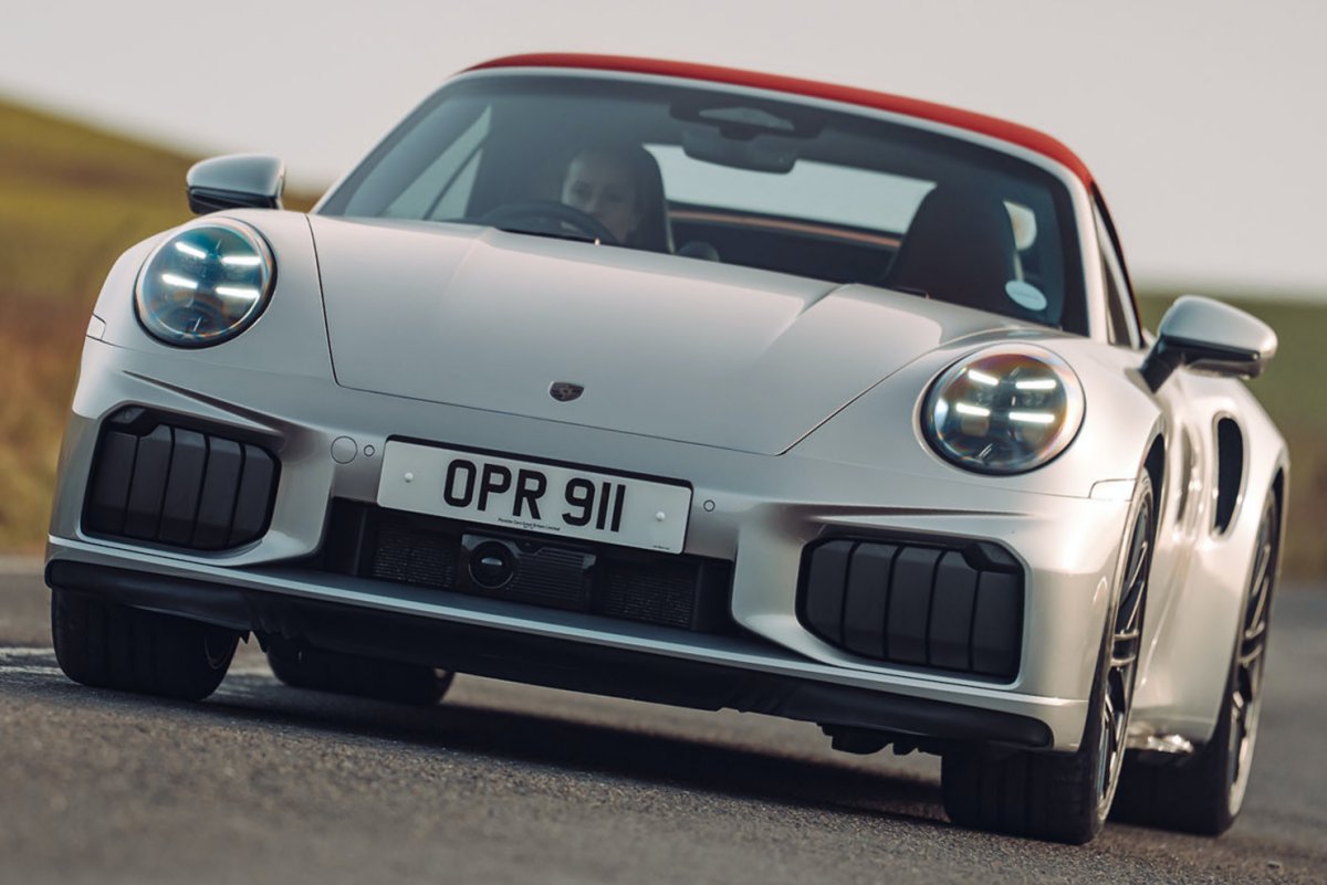 ポルシェ911 ターボS カブリオレ（英国仕様）