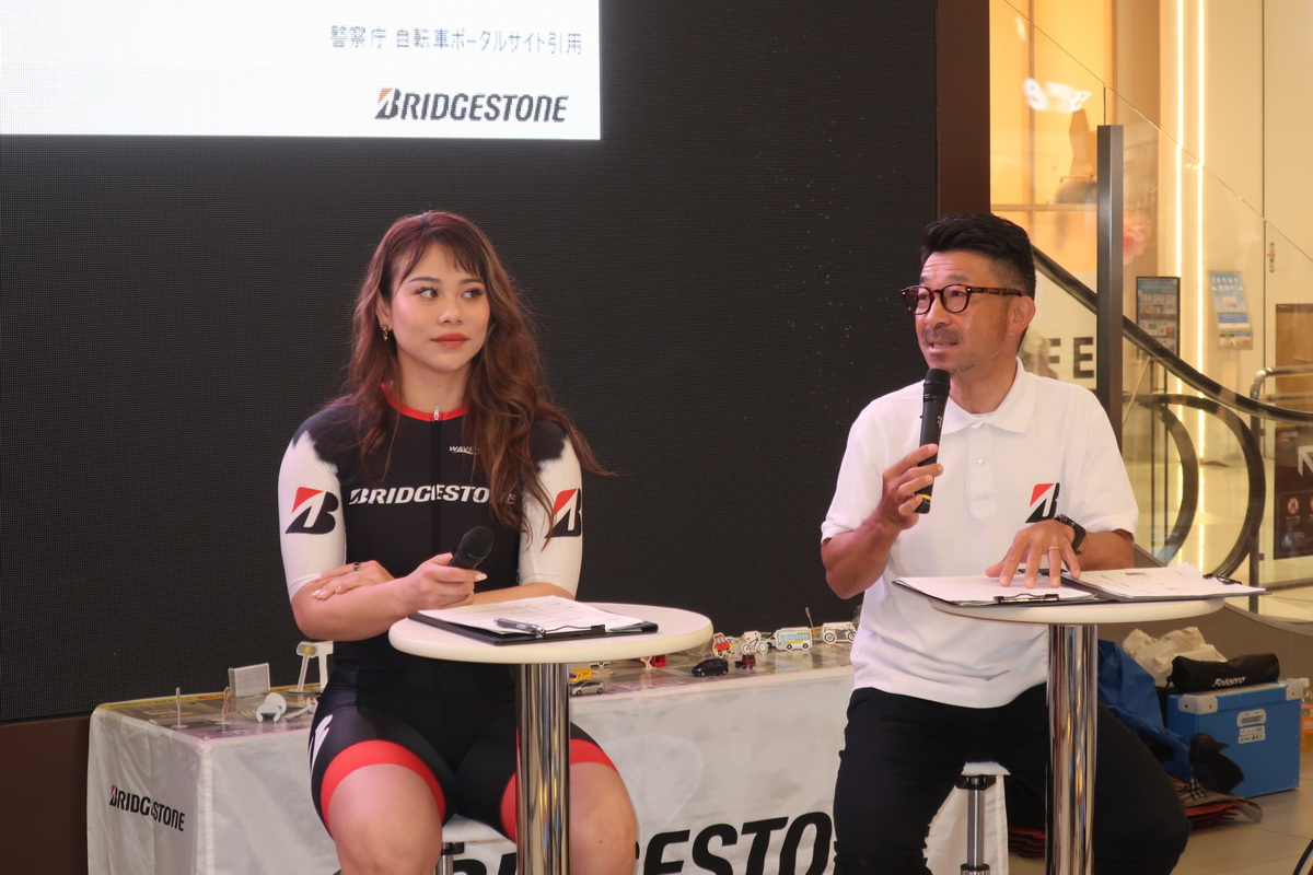 太田りゆ選手(左)と飯島誠氏というオリンピック出場経験をもつふたりがトークショーに登壇。