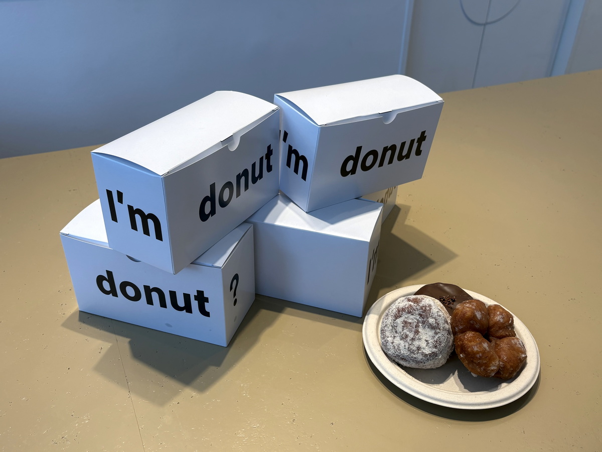 『ピースプット』が手がける5ブランドが初めて一斉に集う『メルセデス・カフェby I'm donut？』を併設。