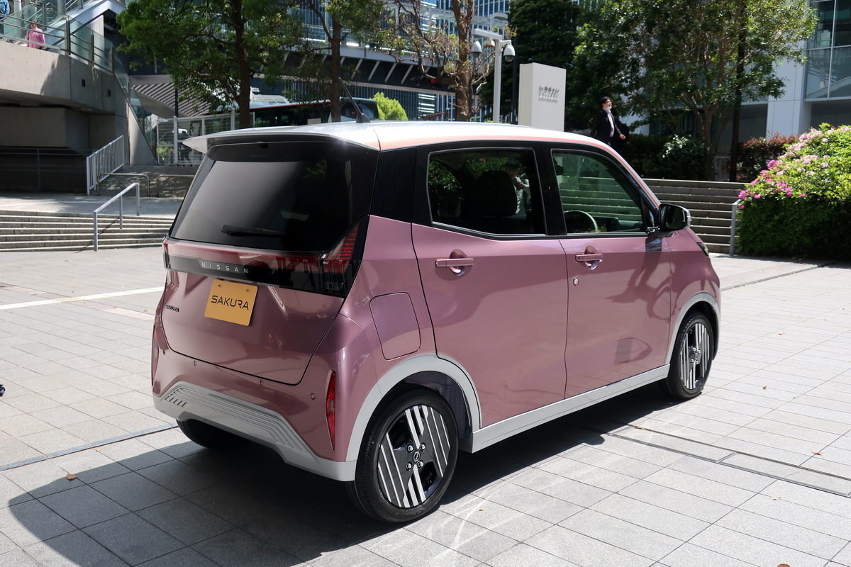 2022年6月にEV専用の軽乗用車として発表されたサクラ。この3月までに累計98万台以上を販売した。