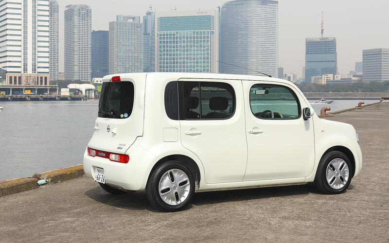 日産キューブ
